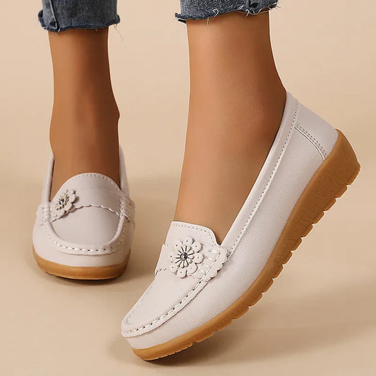 Women's soft sole comfortable leather-look shoes