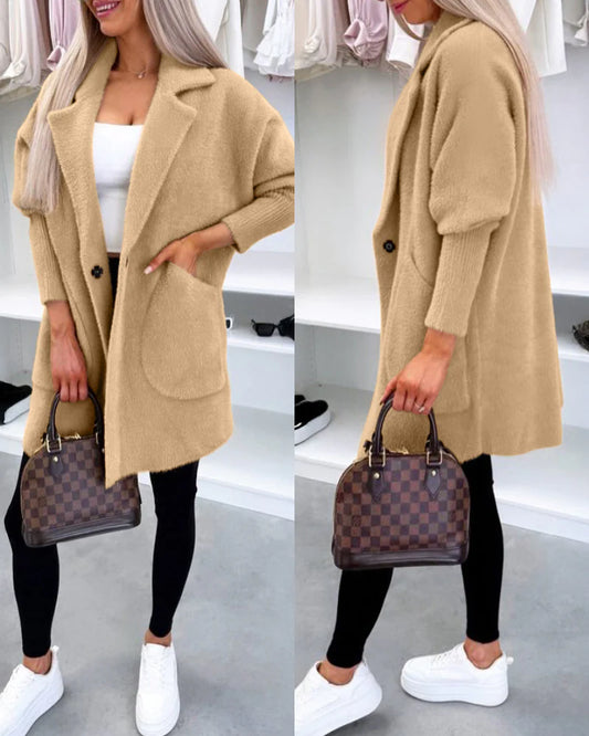 Women's Casual coat with a collar, long sleeves, button closure and pockets
