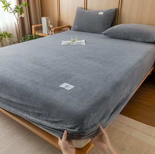Milk Velvet Fleece Bedding Set with Fitted Sheet and 2 Pillowcases