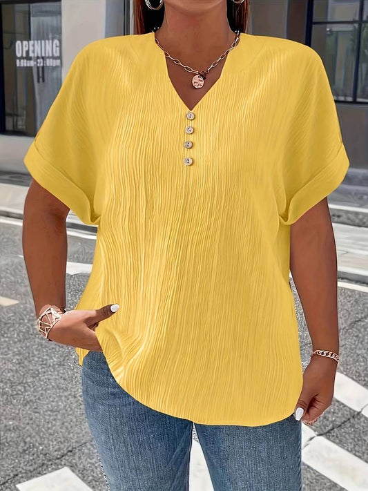 Women’s Plus Size Textured V-Neck Button Detail Short Sleeve Top