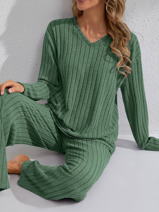 Womenâs Ribbed Relaxed-Fit Long Sleeve Lounge Set
