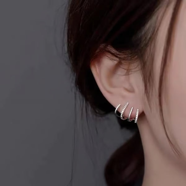 Women’s Sparkling Cat Claw Crystal Stud Earrings