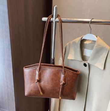 Vintage Classic PU Leather-Look Shoulder Bag