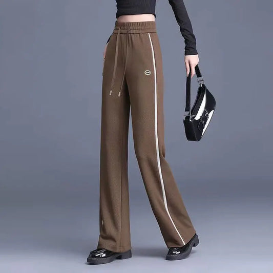 Women’s Slim-Look Wide-Leg Sweatpants