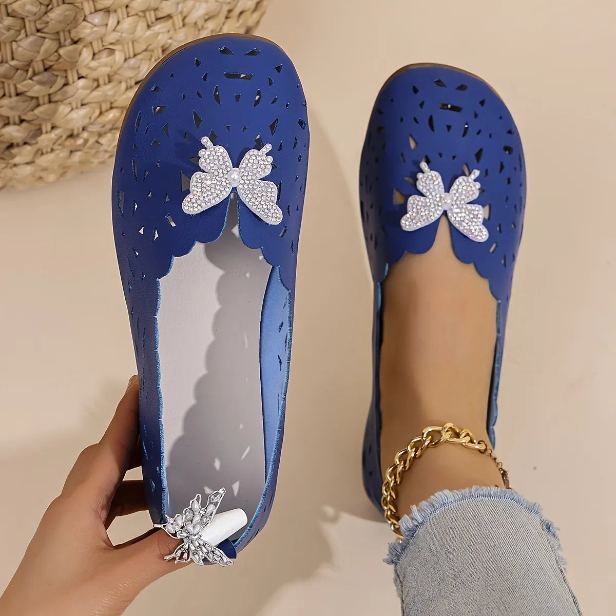 Ladies’ Supportive All-Season Leather Flats