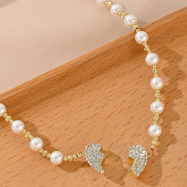 Women's Magnetic Heart Pearl Style Necklace