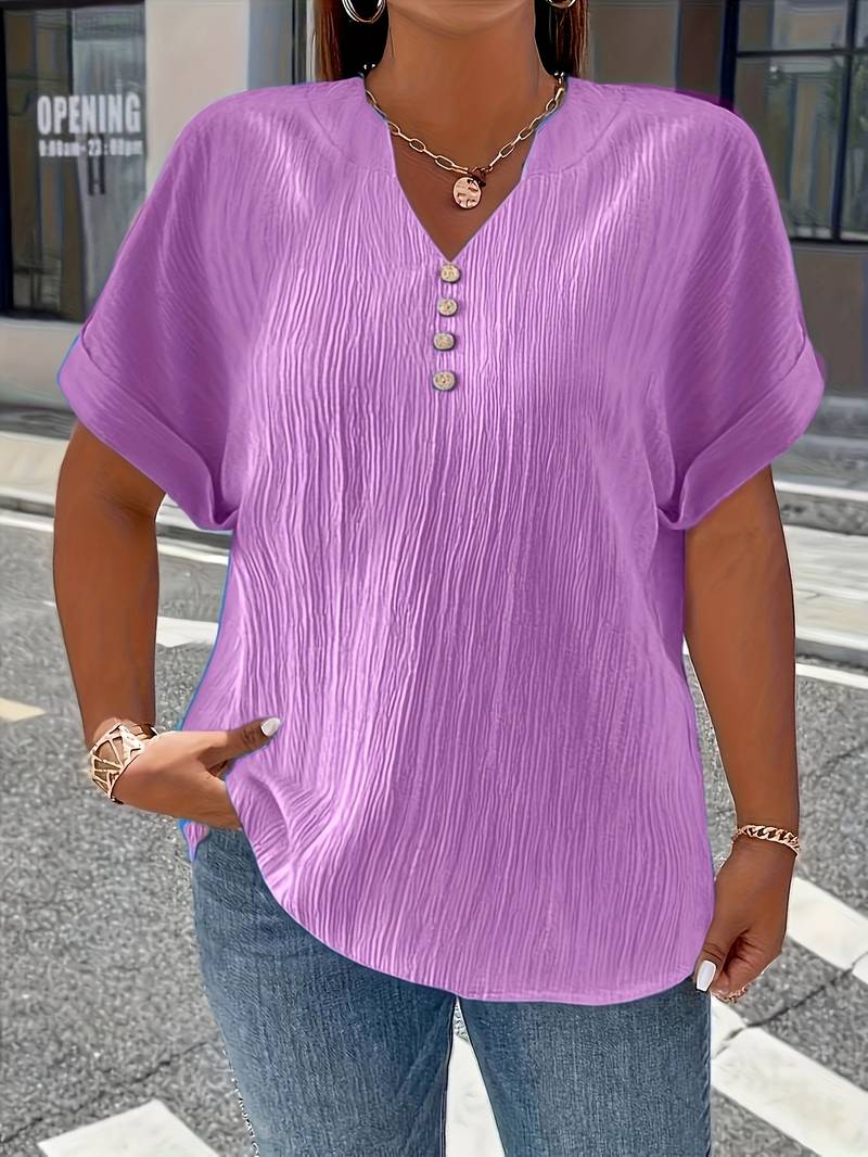 Women’s Plus Size Textured V-Neck Button Detail Short Sleeve Top