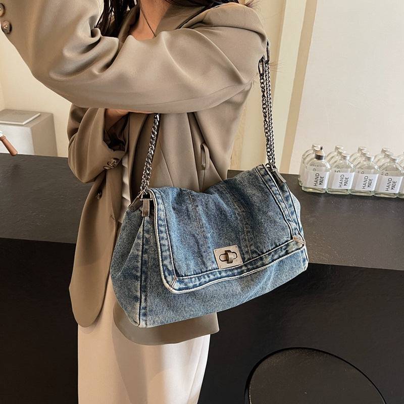 Women's Retro Chain Strap Shoulder Bag