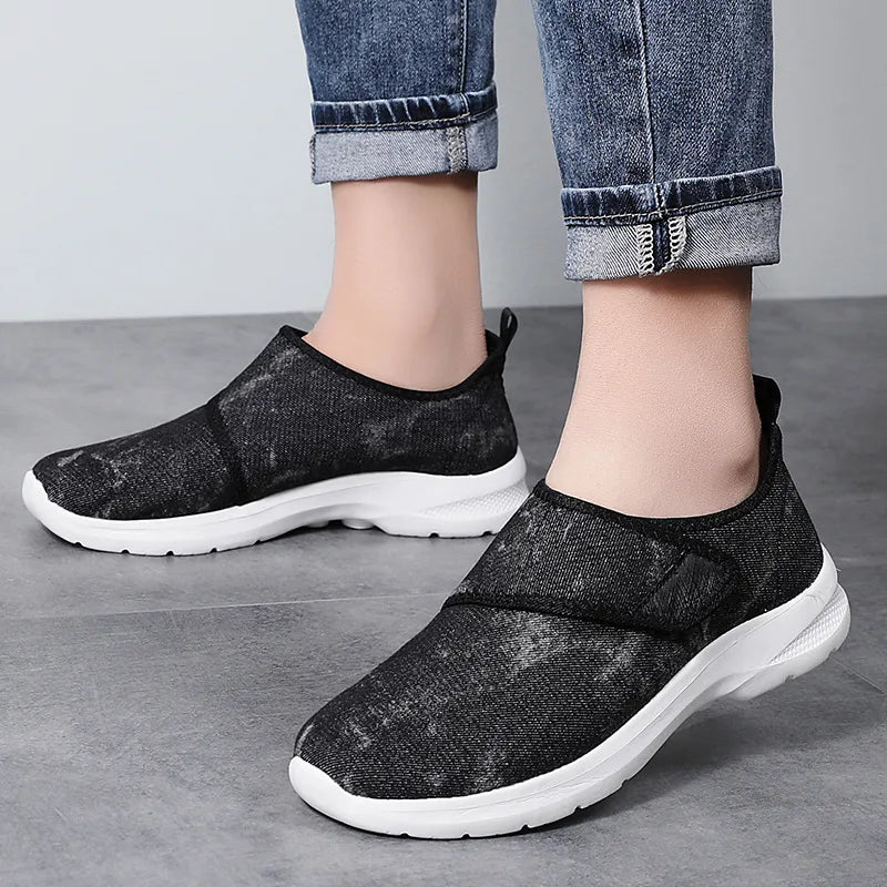 Women’s Aerova Adjustable Comfort Knit Trainers