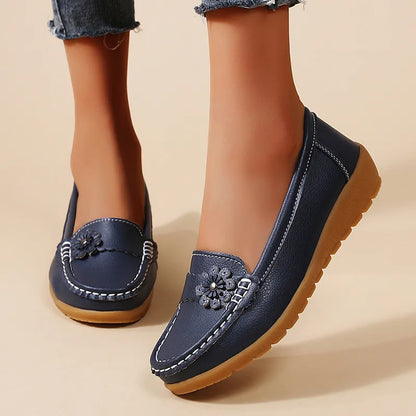 Women's soft sole comfortable leather-look shoes