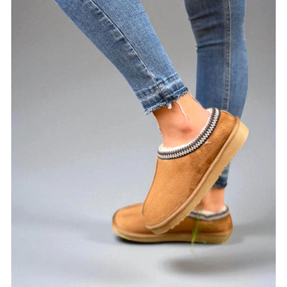 Women’s Wide-Fit Fur-Lined Anti-Slip Outdoor Slippers