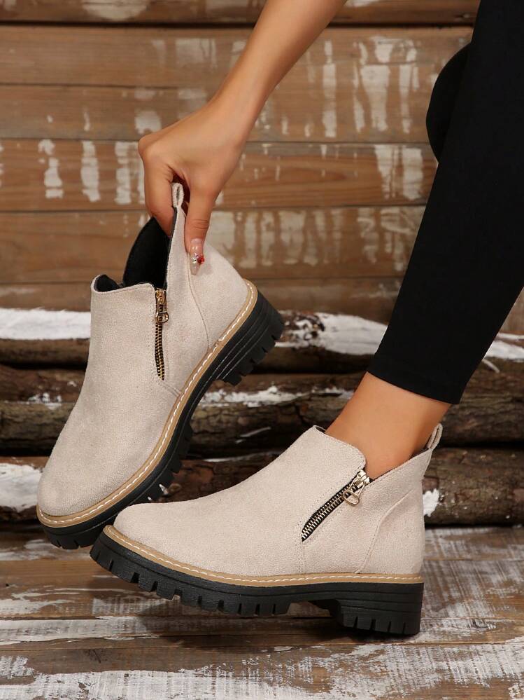 Women’s Classic Round-Toe Zippered Ankle Boots