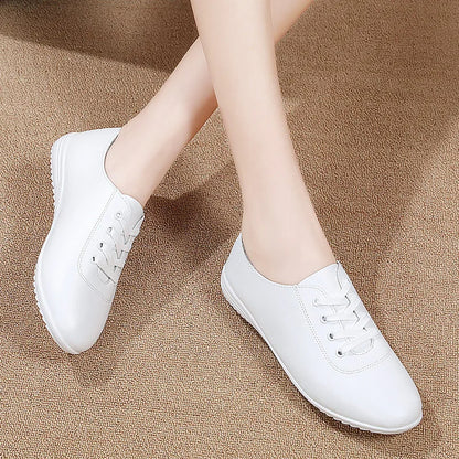 Black and White Small Leather-Look Versatile Sports Shoes with Soft Sole