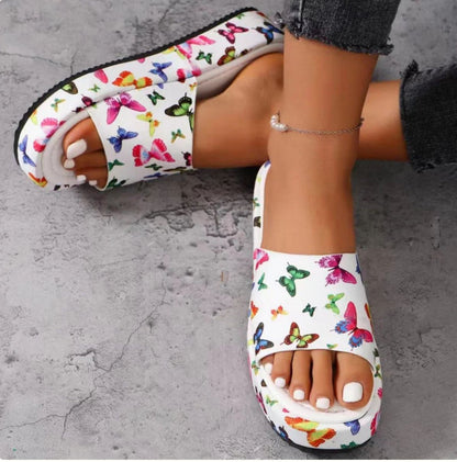 Odor-free, sweat-absorbing platform slippers