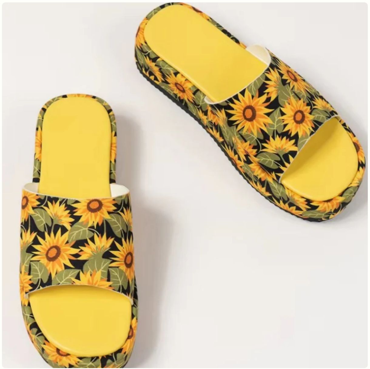 Odor-free, sweat-absorbing platform slippers