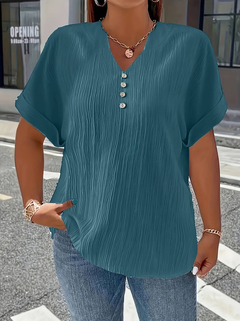 Women’s Plus Size Textured V-Neck Button Detail Short Sleeve Top