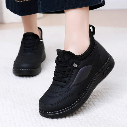 Women's winter shoes with soft sole and plush lining