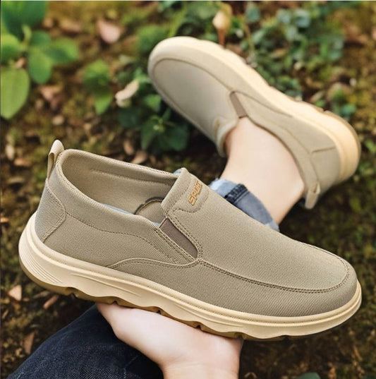 Casual, easy-to-wear men's shoes