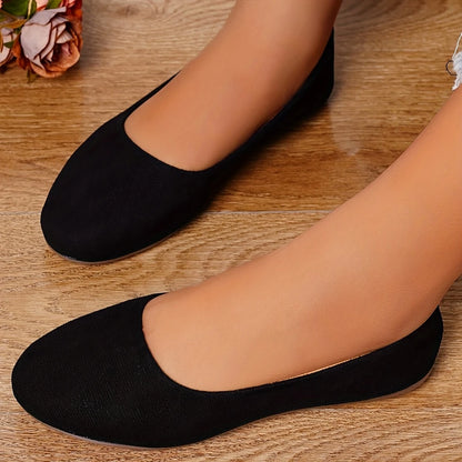 Minimalist Slip-On Flats – Lightweight & Comfortable