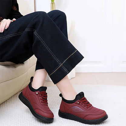 Women's winter shoes with soft sole and plush lining