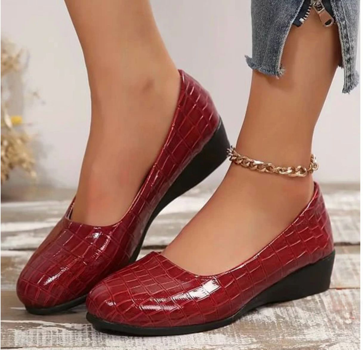 Women's Lightweight Leather-Look Shoes