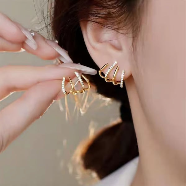 Women’s Sparkling Cat Claw Crystal Stud Earrings