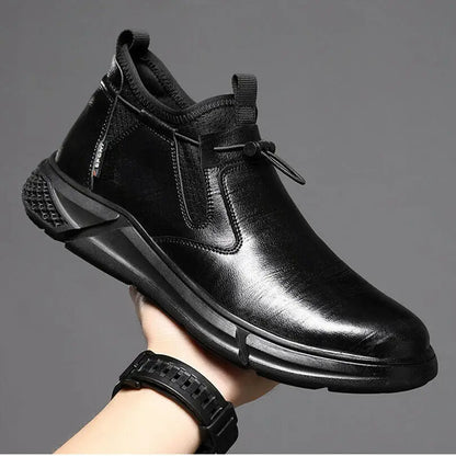 Men's durable shoes resistant to impacts and punctures