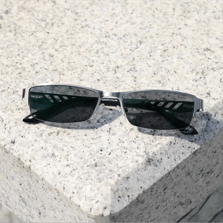 Ultra-Light Progressive Photochromic Reading Glasses