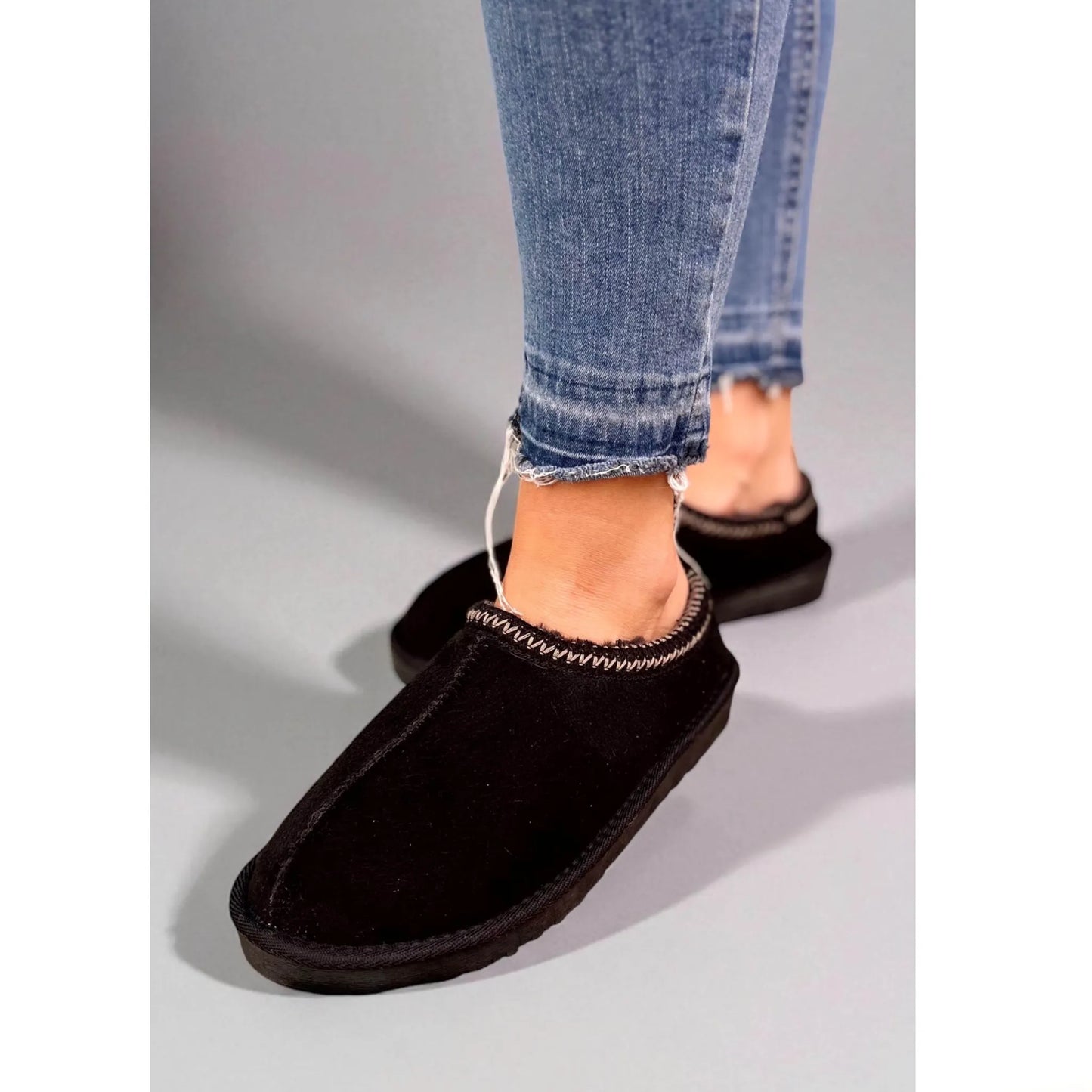 Women’s Wide-Fit Fur-Lined Anti-Slip Outdoor Slippers