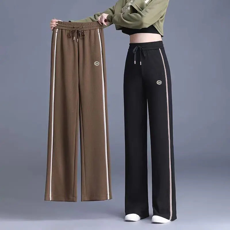 Women’s Slim-Look Wide-Leg Sweatpants