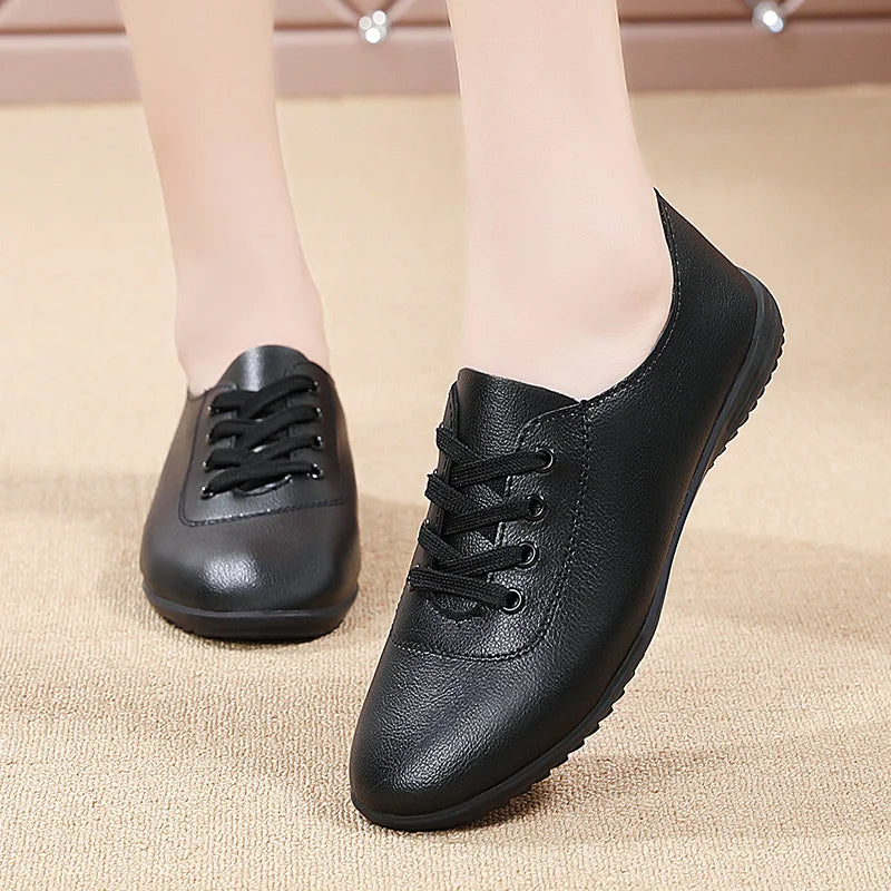 Black and White Small Leather-Look Versatile Sports Shoes with Soft Sole