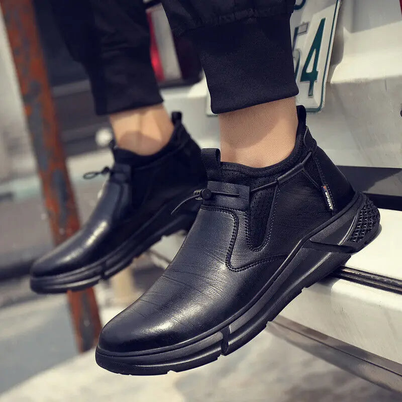 Men's durable shoes resistant to impacts and punctures