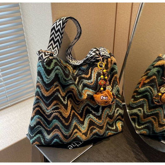 Women’s Embroidered Zigzag Large Capacity Commuter Tote