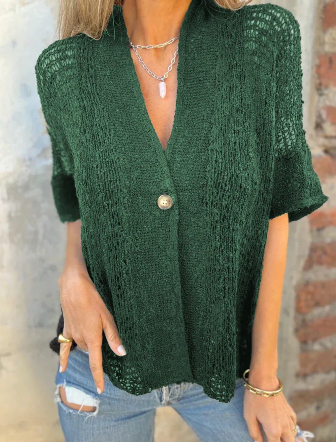 Women's solid color one-button knitted top