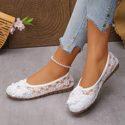 Women’s Vintage Lace Cut-Out Floral Embellished Ballet Flats