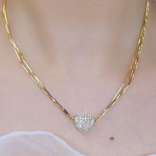 Women’s Magnetic Heart Pendant Clavicle Necklace