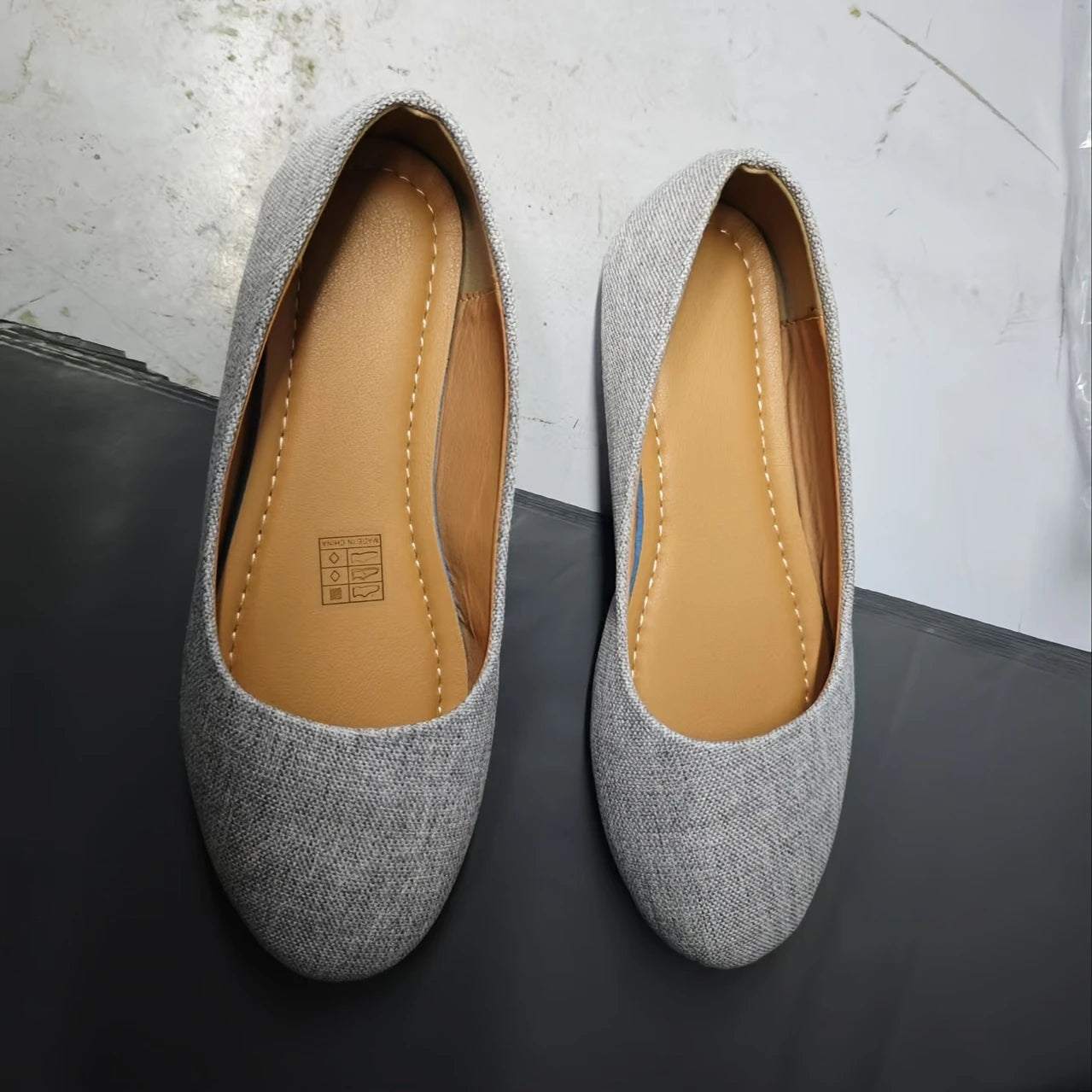 Minimalist Slip-On Flats – Lightweight & Comfortable
