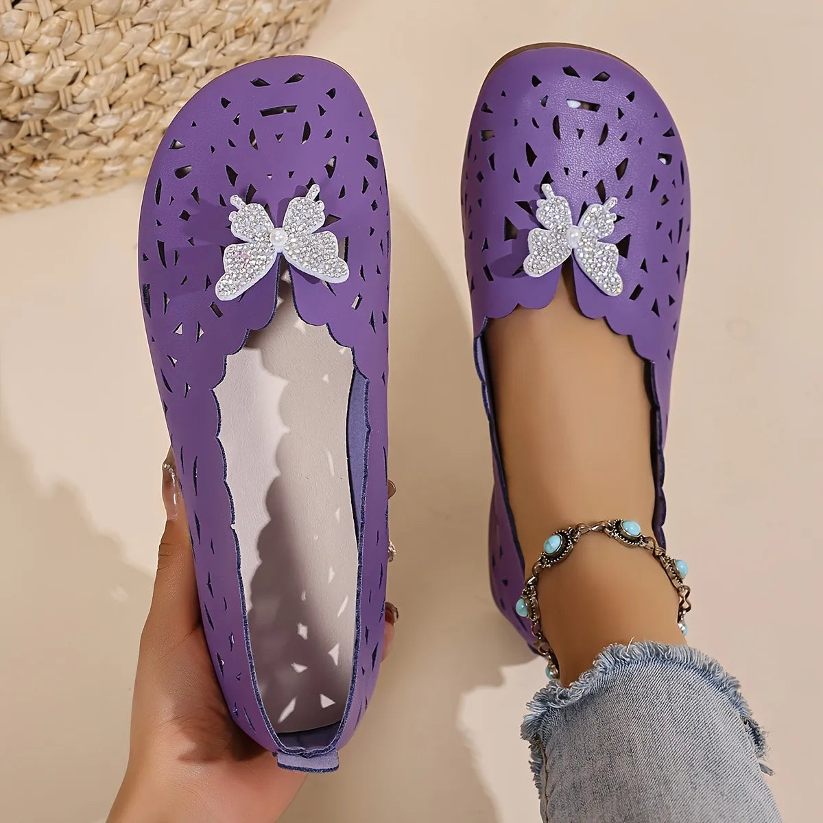 Ladies’ Supportive All-Season Leather Flats