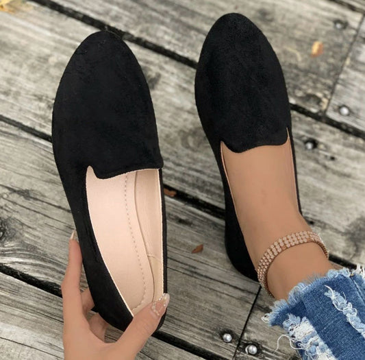 Women's camp shoes in solid color flat shoes