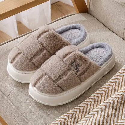 Warm and soft slippers for women in style