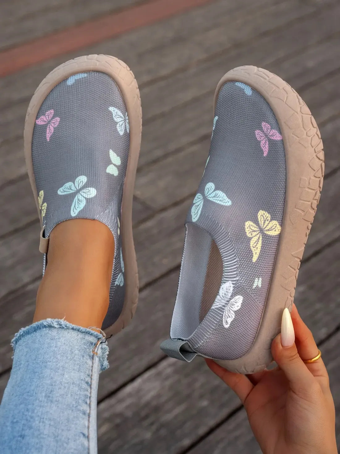 Women’s Knitted Lace-Up Trainers