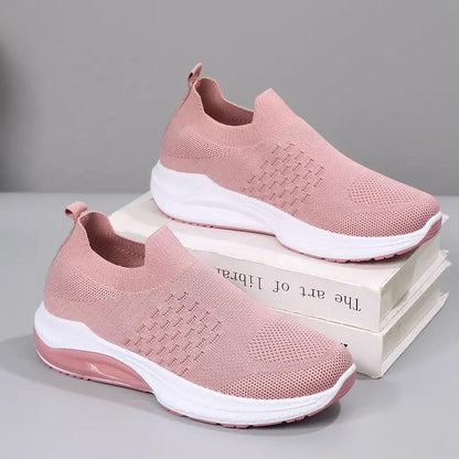 new soft sole sports shoes