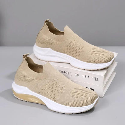 new soft sole sports shoes