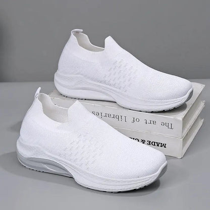 new soft sole sports shoes