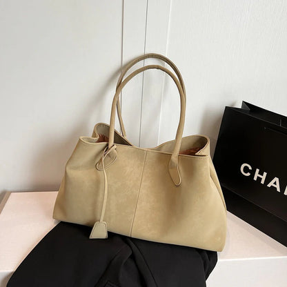 Women's Fashionable Shoulder Bag in Faux Suede