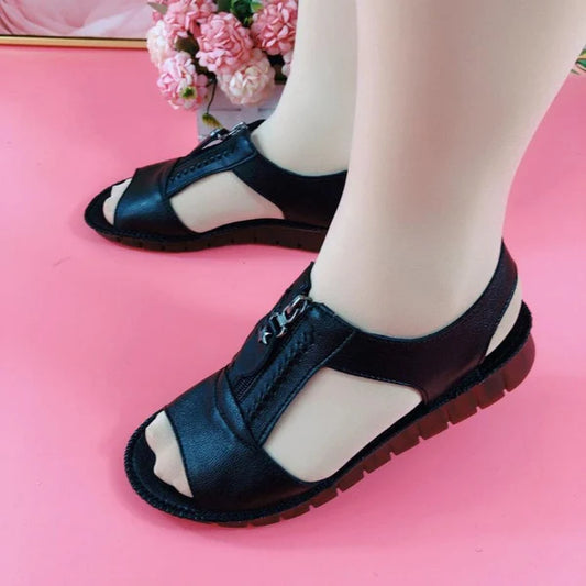 Flat Sandals in Soft and Comfortable Leather-Look Material