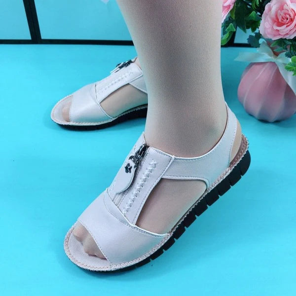 Flat Sandals in Soft and Comfortable Leather-Look Material