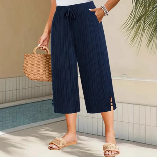 Women’s Ribbed Wide-Leg Capri Trousers with Pockets