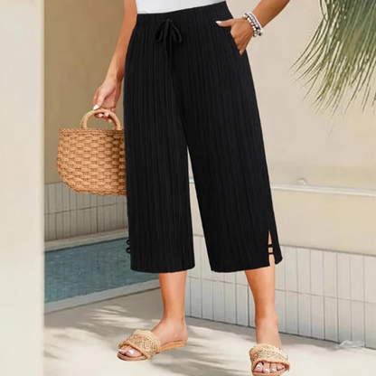 Women’s Ribbed Wide-Leg Capri Trousers with Pockets
