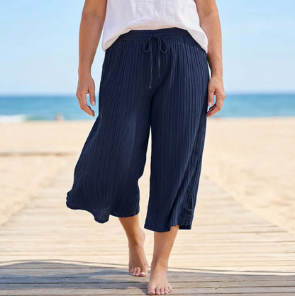 Women’s Ribbed Wide-Leg Capri Trousers with Pockets